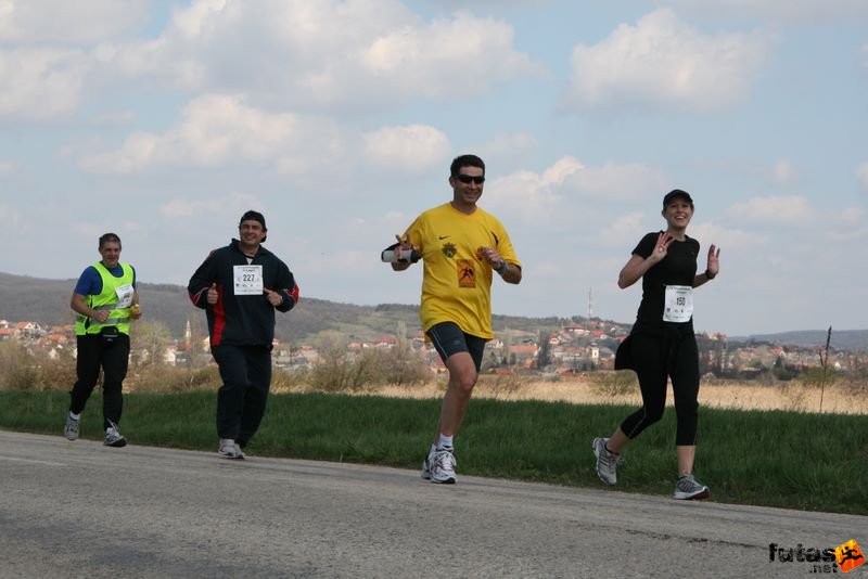 Velencei-tó 2/3 Maraton Futás, Peti
