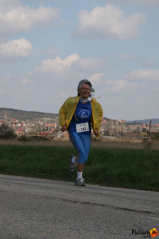 Velencei-tó 2/3 Maraton Futás, Lencsés Éva