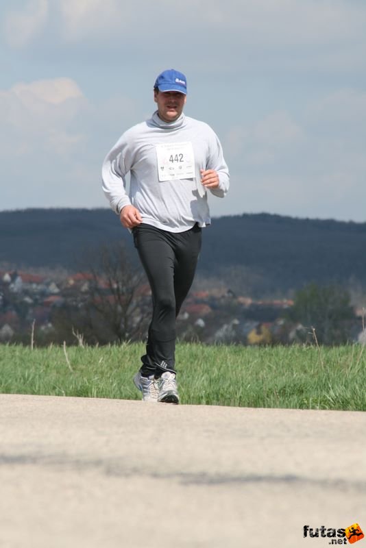 Tóparti Futóparti futók, Erdős Dániel
