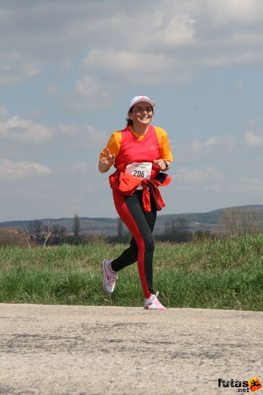 Tóparti Futóparti futók, Orosz Katalin