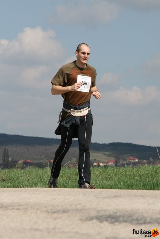 Tóparti Futóparti futók, Belegvári Balázs
