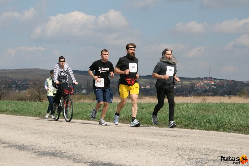 Tóparti Futóparti futók, futók: Cséri Norbert, Réde Zsolt, Metczenzof Ferenc