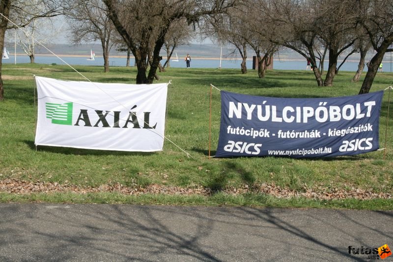 V. Tóparti Futóparti Agárd, Axiál és a Nyúlcipőbolt