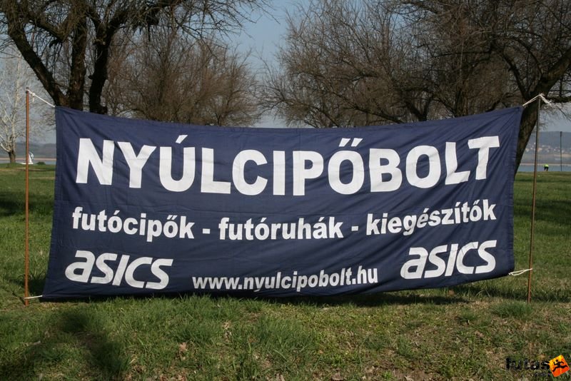V. Tóparti Futóparti Agárd, Nyúlcipőbolt, futócipők, futóruhát kiegészítők Asics