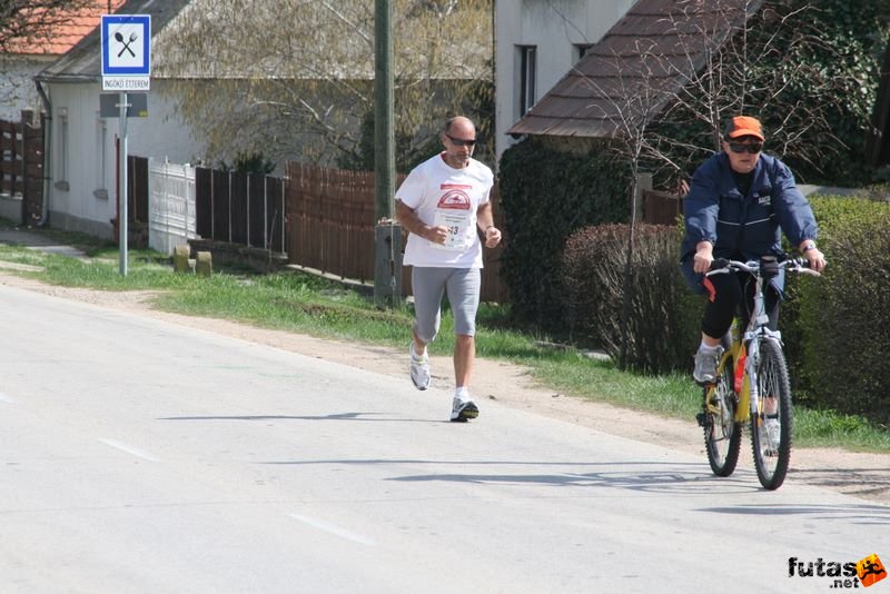 Tóparti Futóparti, futás a Velencei-tó körül Pákozd és Agárd  között, Zoli