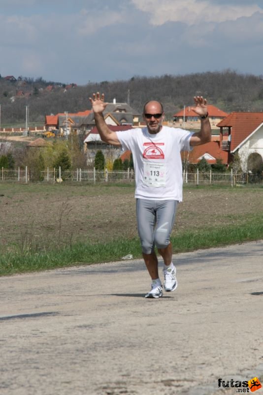 Tóparti Futóparti, futás a Velencei-tó körül Pákozd és Agárd  között, László Zoltán