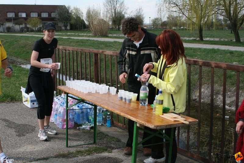 Tóparti Futóparti Agárd Velencei-tó futás egy kis kocogás , utolsó frissítő állomás