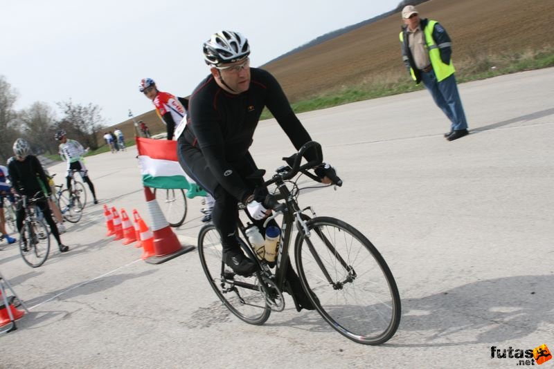 Tatabányai Kerékpár és Triatlon Klub kerékpárversenye: Stop Cukrászda Időfutam Tatabánya, kerekparos_idofutam_264.jpg
