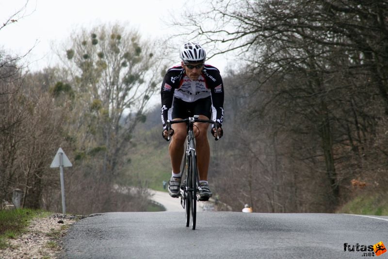 Kerékpárverseny Stop Cukrászda Időfutam Tatabánya kerekparos_idofutam_328.jpg Tatabányai Kerékpár és Triatlon Klub kerékpárversenye: Stop Cukrászda Időfutam Tatabánya, kerekparos_idofutam_328.jpg