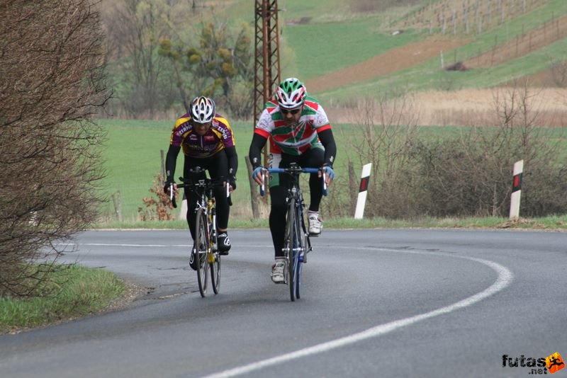 Kerékpárverseny Stop Cukrászda Időfutam Tatabánya kerekparos_idofutam_333.jpg Tatabányai Kerékpár és Triatlon Klub kerékpárversenye: Stop Cukrászda Időfutam Tatabánya, kerekparos_idofutam_333.jpg