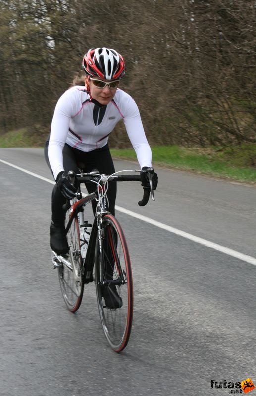 Kerékpárverseny Stop Cukrászda Időfutam Tatabánya kerekparos_idofutam_361.jpg Tatabányai Kerékpár és Triatlon Klub kerékpárversenye: Stop Cukrászda Időfutam Tatabánya, kerekparos_idofutam_361.jpg