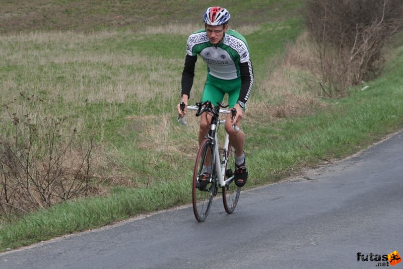 Kerékpárverseny Stop Cukrászda Időfutam Tatabánya kerekparos_idofutam_370.jpg Tatabányai Kerékpár és Triatlon Klub kerékpárversenye: Stop Cukrászda Időfutam Tatabánya, kerekparos_idofutam_370.jpg