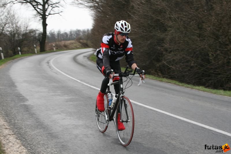 Kerékpárverseny Stop Cukrászda Időfutam Tatabánya kerekparos_idofutam_374.jpg Tatabányai Kerékpár és Triatlon Klub kerékpárversenye: Stop Cukrászda Időfutam Tatabánya, kerekparos_idofutam_374.jpg