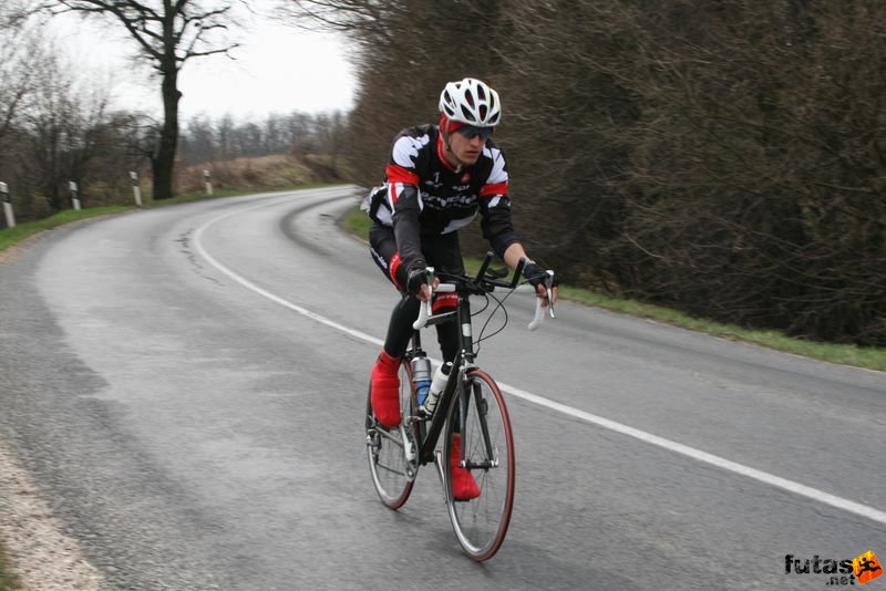 Tatabányai Kerékpár és Triatlon Klub kerékpárversenye: Stop Cukrászda Időfutam Tatabánya, kerekparos_idofutam_374.jpg