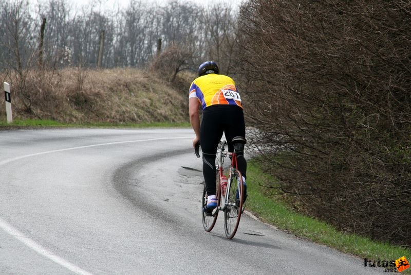 Kerékpárverseny Stop Cukrászda Időfutam Tatabánya kerekparos_idofutam_384.jpg Tatabányai Kerékpár és Triatlon Klub kerékpárversenye: Stop Cukrászda Időfutam Tatabánya, kerekparos_idofutam_384.jpg