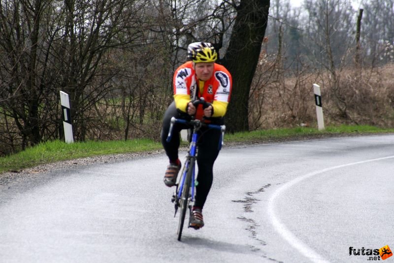 Tatabányai Kerékpár és Triatlon Klub kerékpárversenye: Stop Cukrászda Időfutam Tatabánya, kerekparos_idofutam_385.jpg