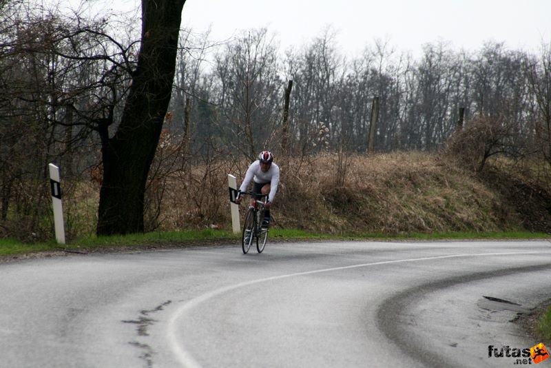Kerékpárverseny Stop Cukrászda Időfutam Tatabánya kerekparos_idofutam_389.jpg Tatabányai Kerékpár és Triatlon Klub kerékpárversenye: Stop Cukrászda Időfutam Tatabánya, kerekparos_idofutam_389.jpg
