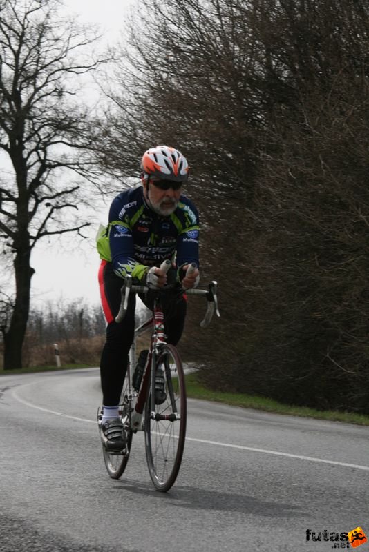 Kerékpárverseny Stop Cukrászda Időfutam Tatabánya kerekparos_idofutam_406.jpg Tatabányai Kerékpár és Triatlon Klub kerékpárversenye: Stop Cukrászda Időfutam Tatabánya, kerekparos_idofutam_406.jpg