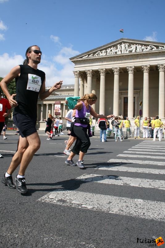 Nike Félmaraton budapesti futóverseny célja a Városligetben, Seiner Tamás