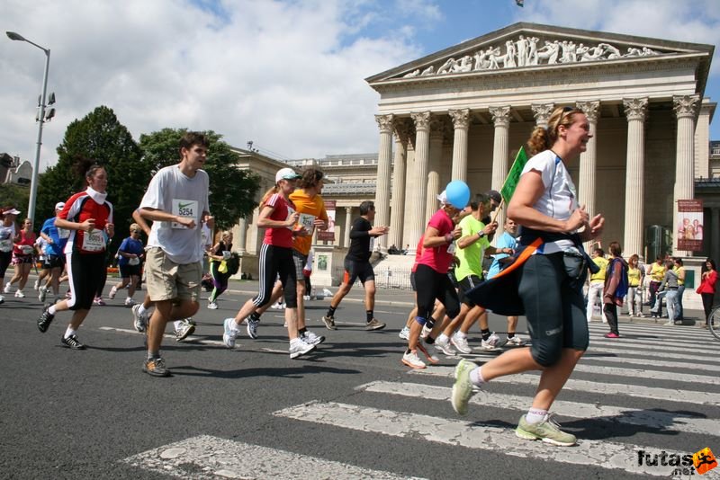 Nike Félmaraton budapesti futóverseny célja a Városligetben, Udvari Zsolt