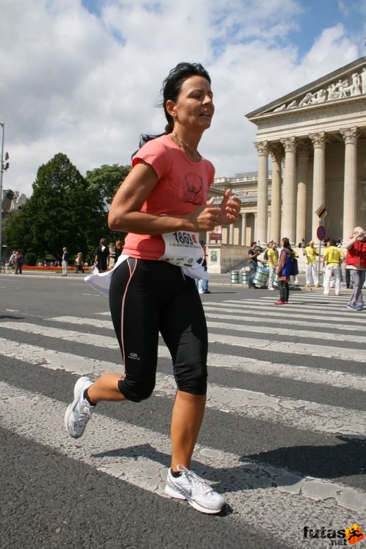 Nike Félmaraton budapesti futóverseny célja a Városligetben, Kiss Réka