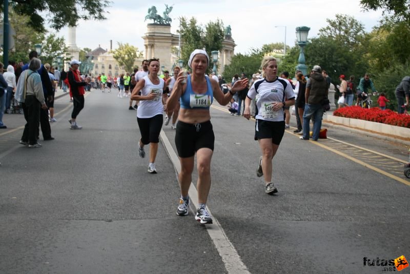 Nike Félmaraton budapesti futóverseny célja a Városligetben, Morvai Magdolna
