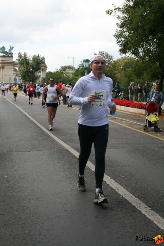 Nike Félmaraton budapesti futóverseny célja a Városligetben, Bolcskei Tibor