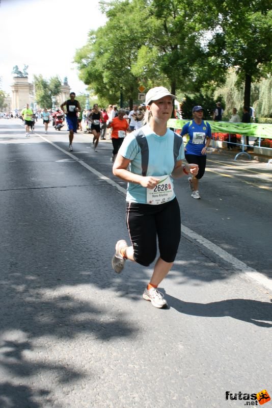 Nike Félmaraton budapesti futóverseny célja a Városligetben, Homa Krisztina