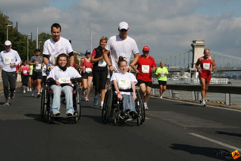 Nike Félmaraton Futás, Hozleiter Fanni, Takács Veronika
