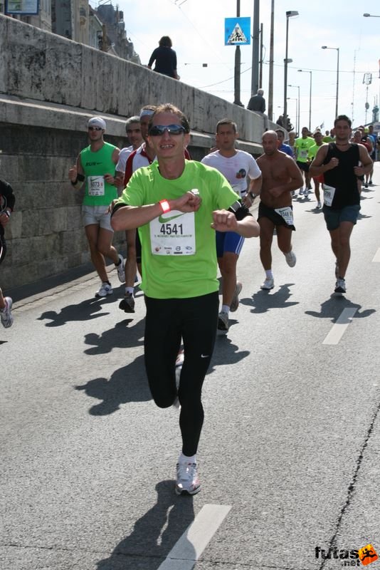 Nike Félmaraton Futás, Varró László, Hirös Futó Klub