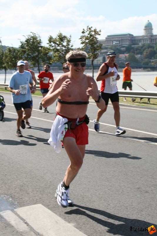 Nike Félmaraton Futás, Róka László