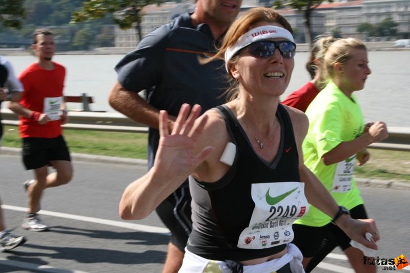 Nike Félmaraton Futás, Mihalekné Bartók Mária, Pusztaszabolcsi Szabadidő SE , Pusztaszabolcs Négy Évszak Maraton