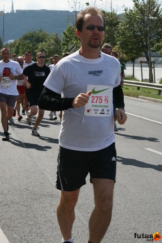 Nike Félmaraton Futás, Olajterv Csőmalacok futók