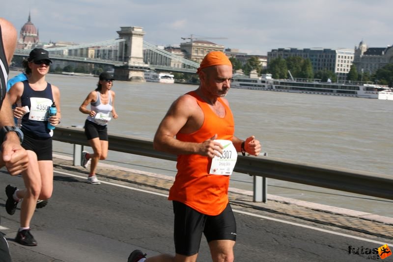 Nike Félmaraton Futóverseny Budapest, Ország Béla, Futóbolondok SE