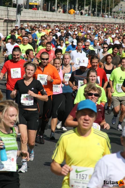 Nike Félmaraton Futóverseny Budapest, futók tömege
