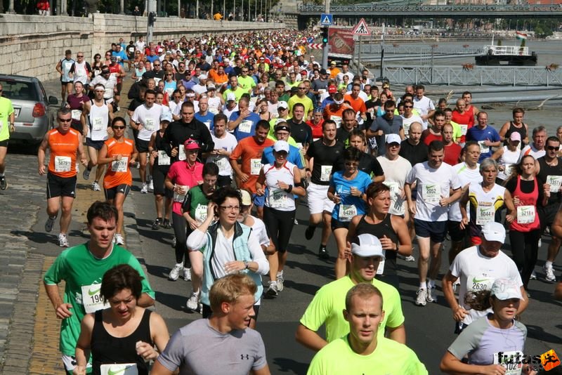 Nike Félmaraton Futóverseny Budapest, futók  Budapesten