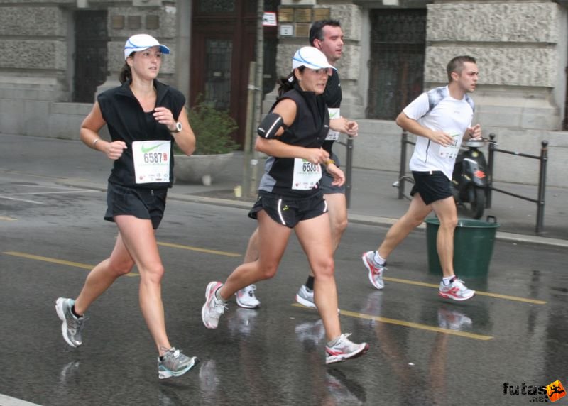 Nike Félmaraton Futóverseny Budapest, Baronova Iva, Bodiova Adela, Brno