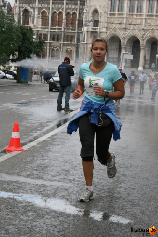 Nike Félmaraton futás Budapest, Fliegler Anett, sárvári futó