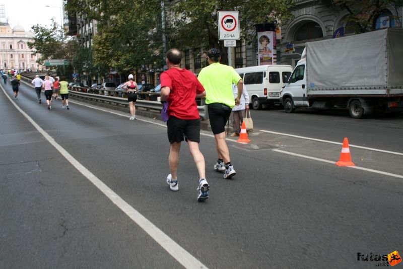 Nike Félmaraton futás Budapest, futás a Bajcsy-Zsilinszky úton
