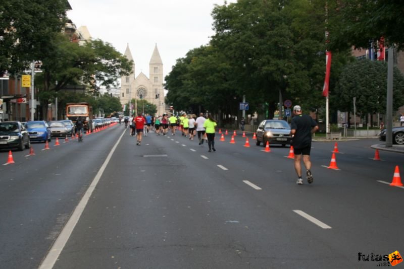 Nike Félmaraton futás Budapest, Árpád-házi Szent Margit templom és plébánia Budapest, XIII. ker. Lehel tér