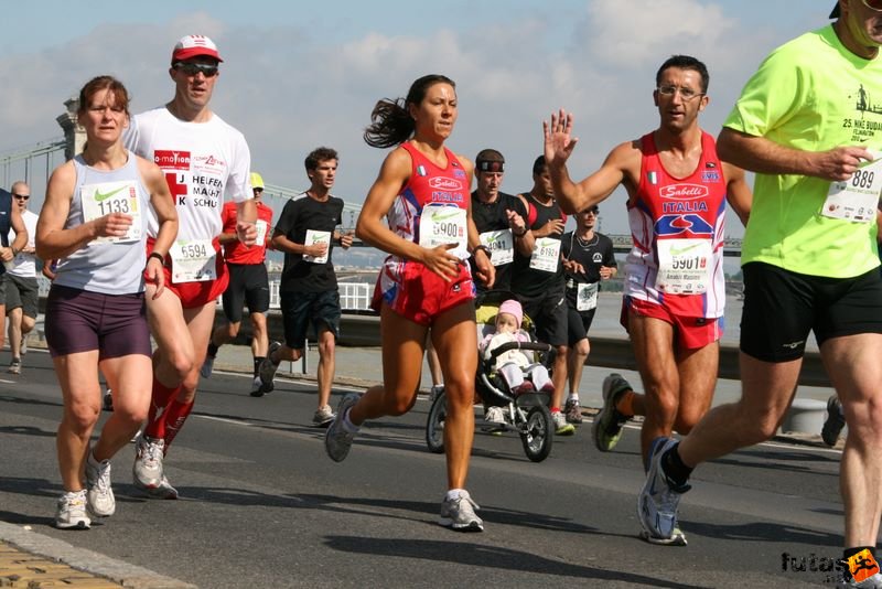 Nike Félmaraton futóverseny, Mercuri Tania, Amabili Massimo Italia