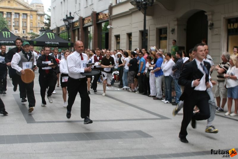 Pincérfutás pincer_futoverseny_322.jpg pincér futás Pincérfutás Le Meridien Budapest Pincér Futóverseny, pincér futás