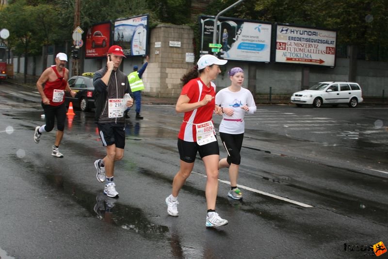 Run Budapest Marathon in Hungary, Icu és Juli