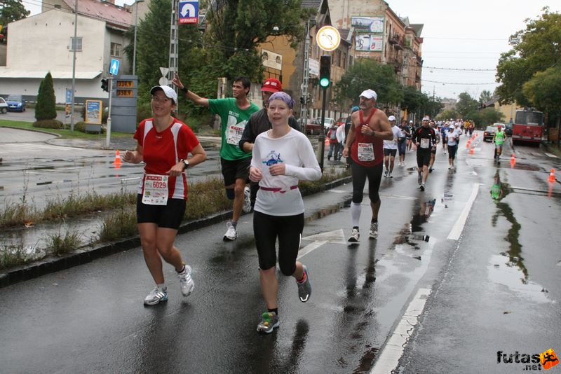Run Budapest Marathon in Hungary, 30 kilométeres futók