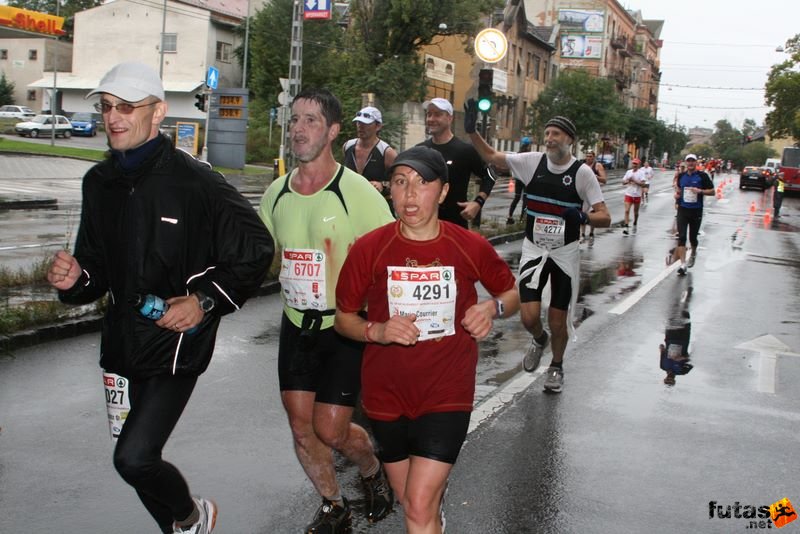 Run Budapest Marathon in Hungary, budapest_marathon_9897.jpg