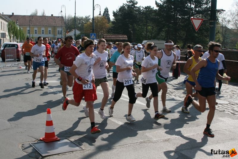 Sárvár futás ultrafutás, váltófutók az élen