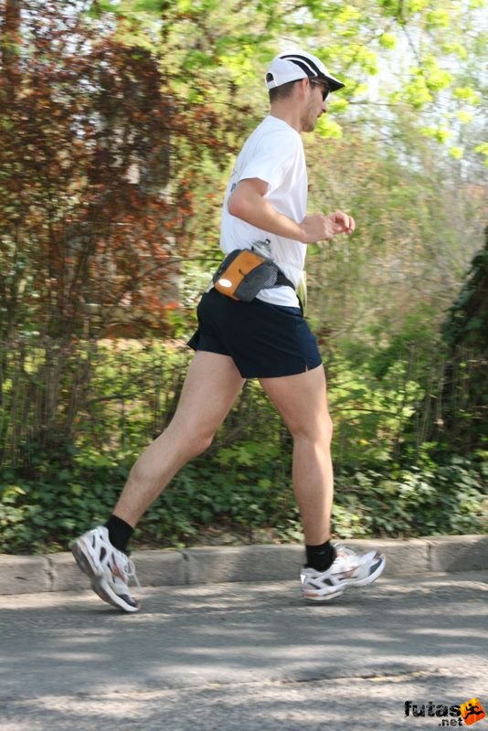 Sárvár 12 és 24 órás futás ultramarathon, ultrafutó