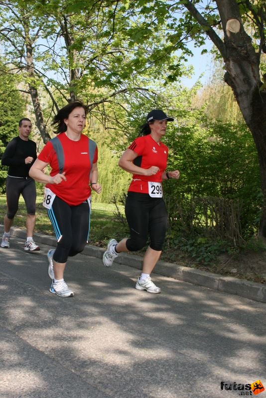 Sárvár 12 és 24 órás futás ultramarathon, Andi és Móni váltófutás