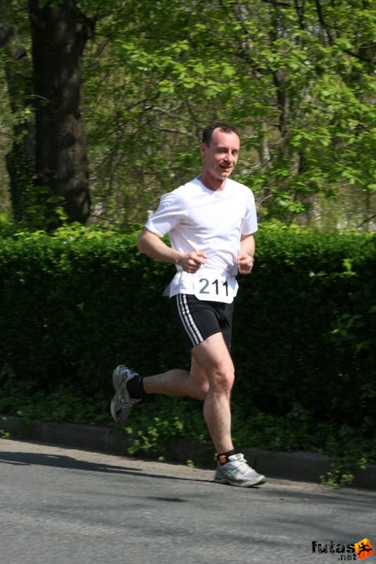 Sárvár 12 és 24 órás futás ultramarathon, TETRAÉDER futócsapat