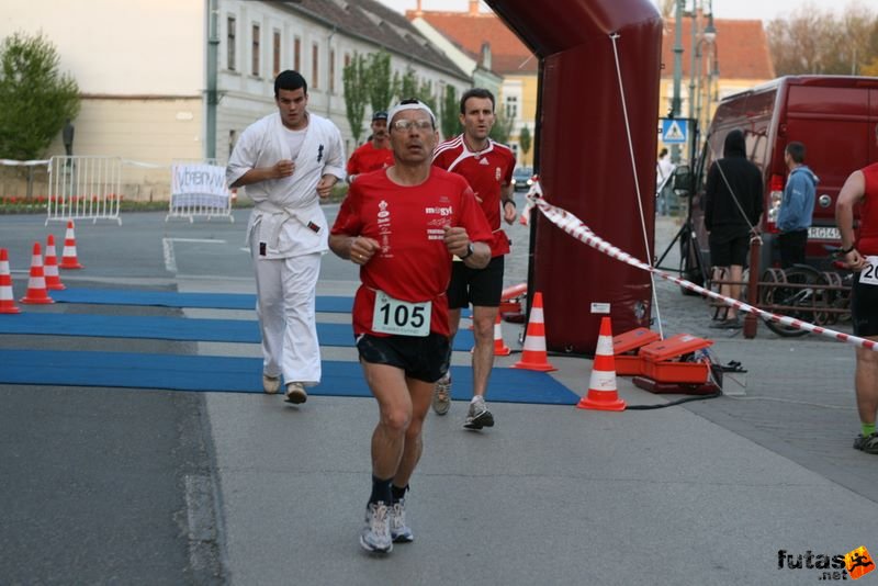 Sárvár futás váltófutás ultrafutás, Ivaskó György Baja 12 órás futó 114,7 km futás